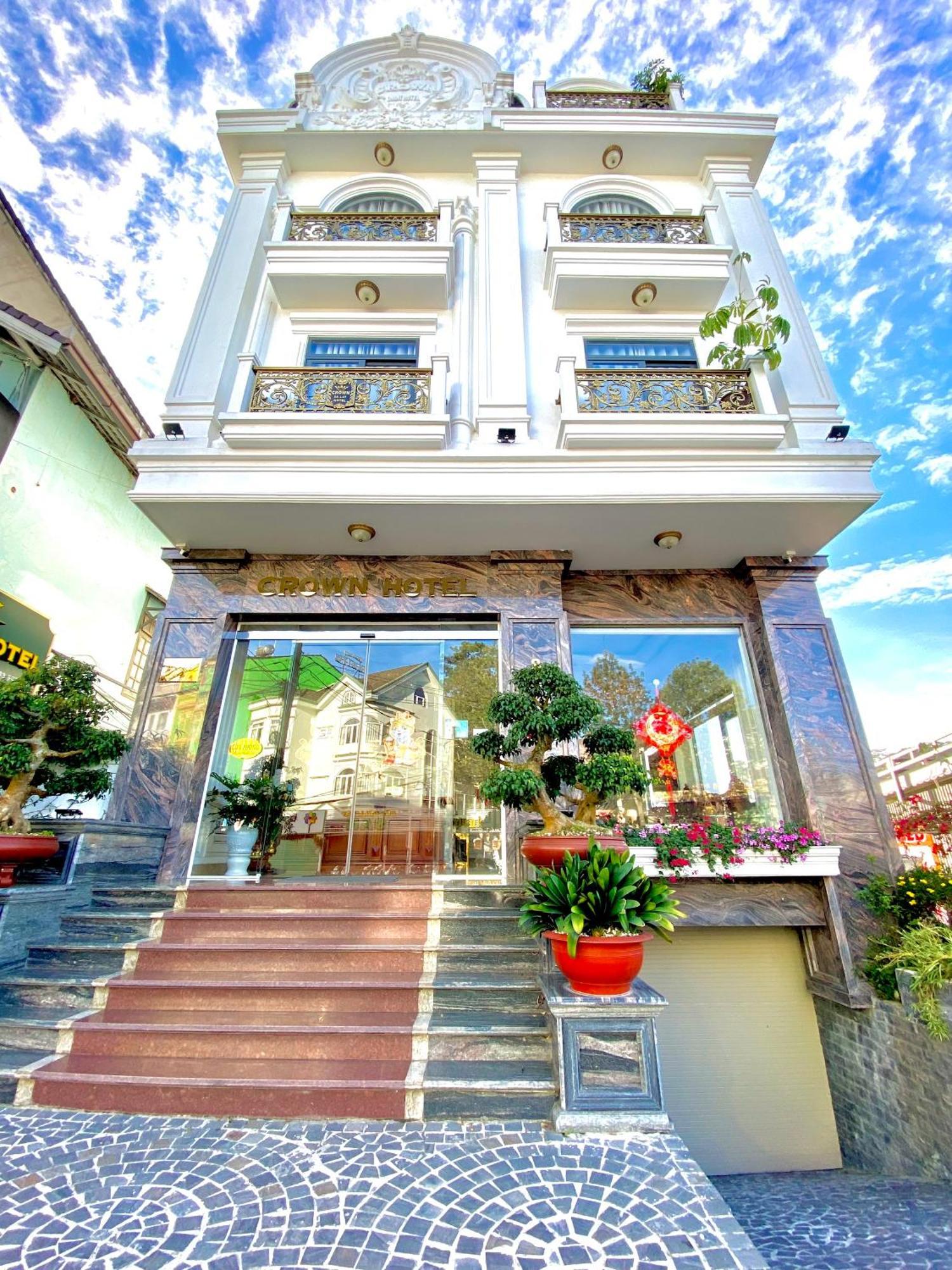 Crown Dalat Hotel Exteriör bild